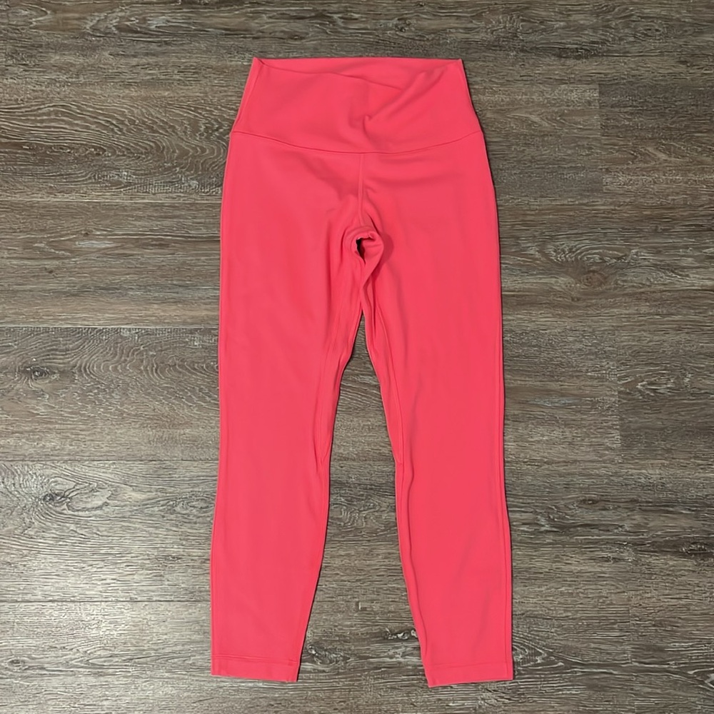 **SOLD** Like New Lululemon Align Set. Size Top 6/Bottom 8 - Picture 4 of 10
